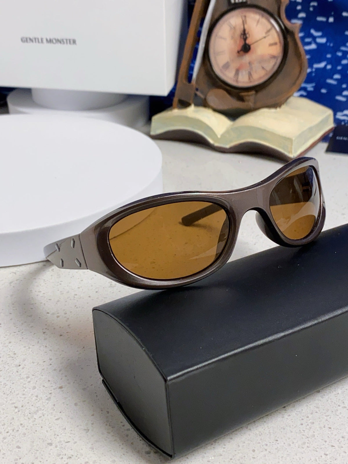 Gentle Monster MM003 Cat-Eye Brown Lens Sunglasses for Women - 416456 - detail image 11
