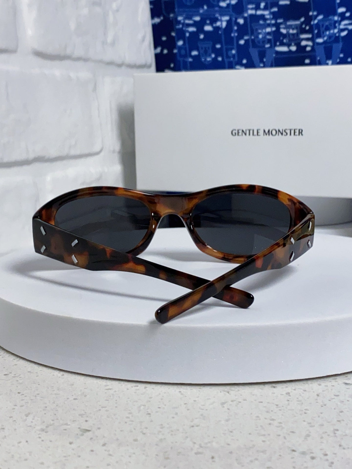 Gentle Monster MM003 Cat-Eye Black Lens Sunglasses for Women - 416458 - detail image 3