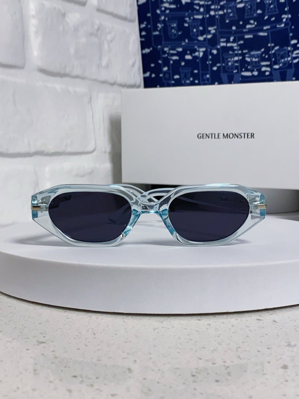 Gentle Monster CORSICA Cat-Eye Blue Lens Sunglasses for Men & Women - detail image 2