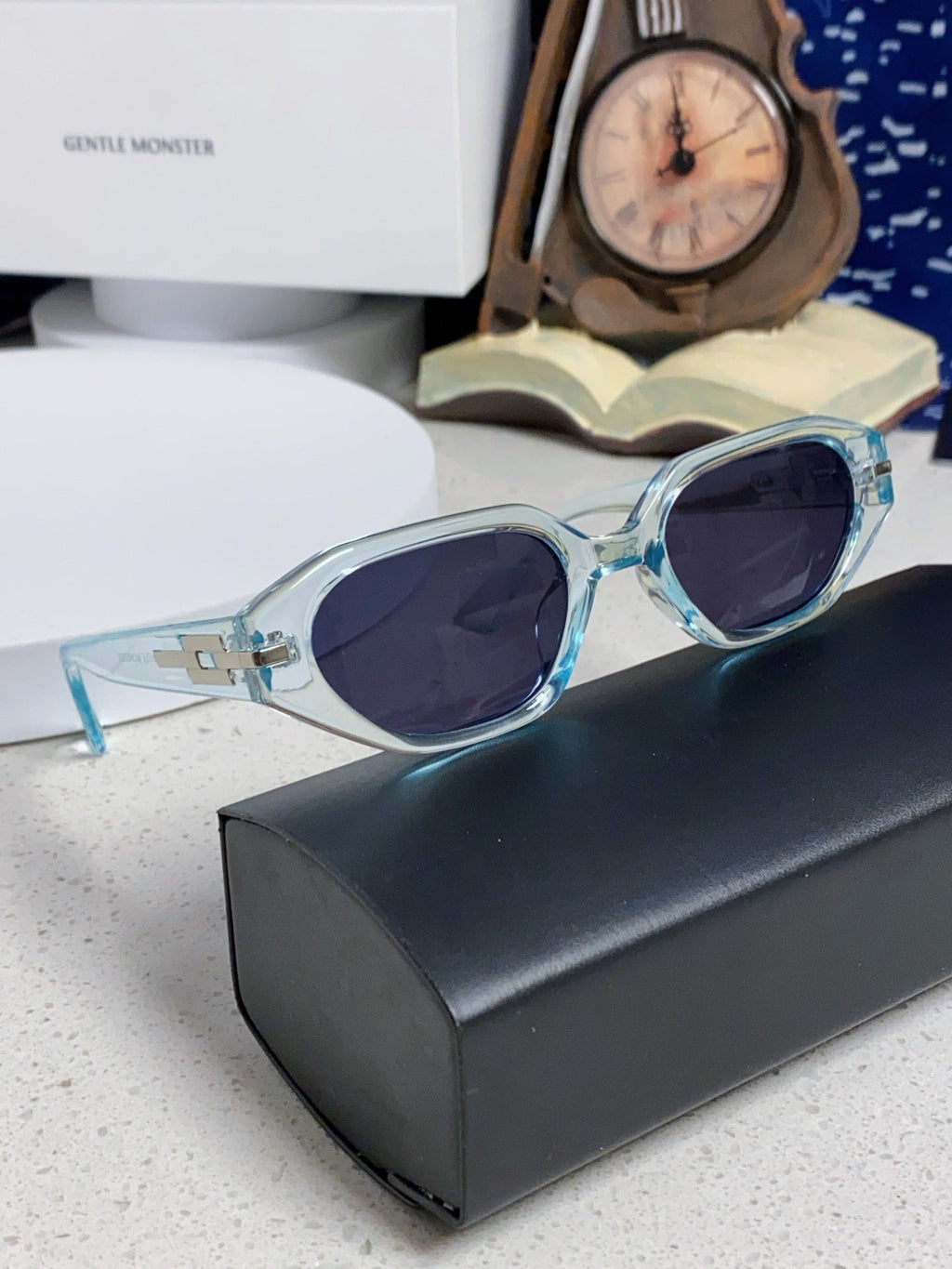 Gentle Monster CORSICA Cat-Eye Blue Lens Sunglasses for Men & Women - detail image 10