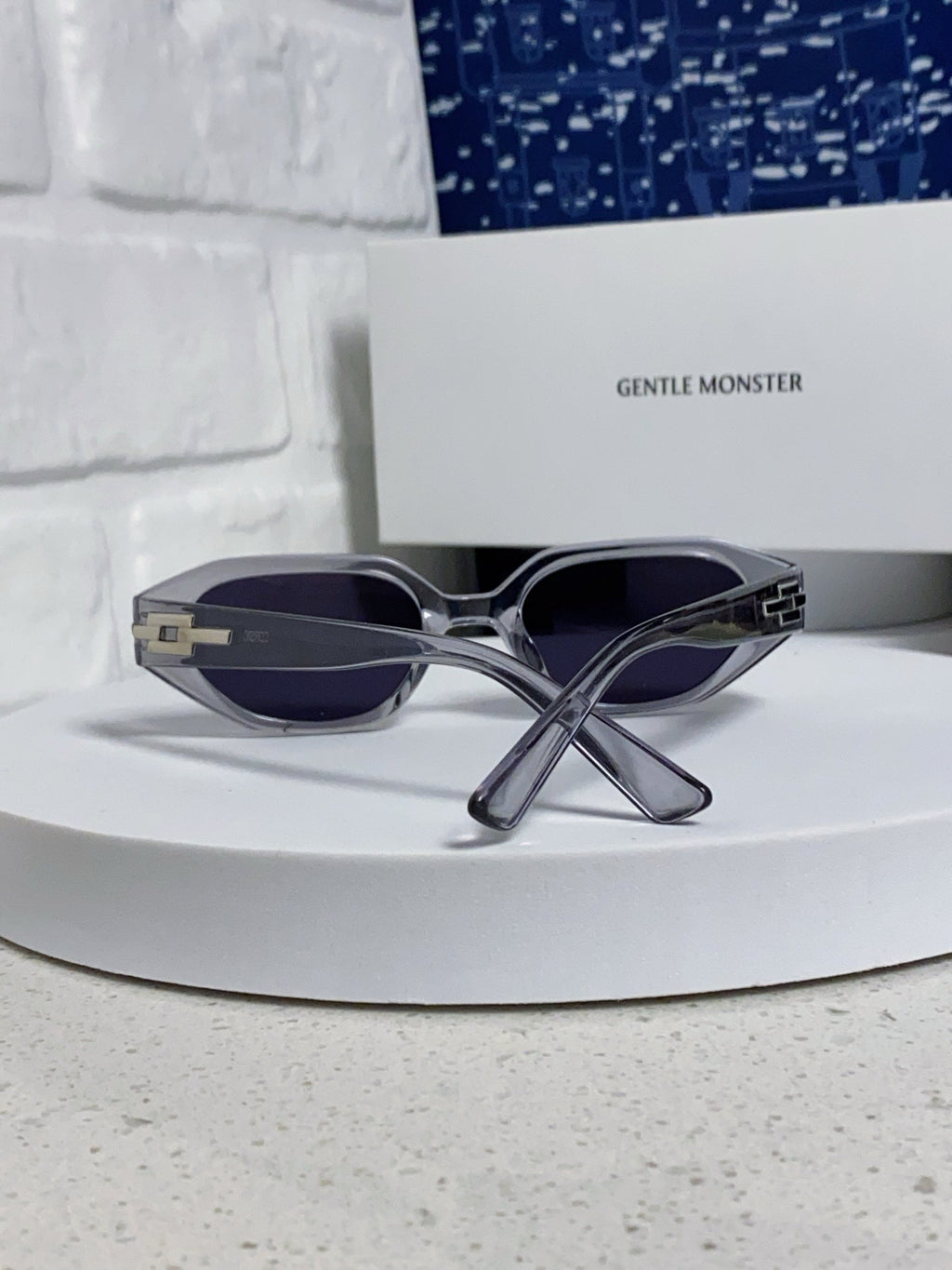 Gentle Monster CORSICA Cat-Eye Silver Lens Sunglasses for Men & Women - detail image 3