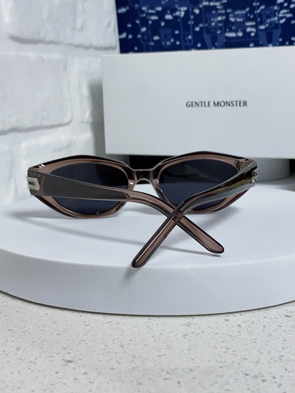 Gentle Monster DADA Cat-Eye Silver Lens Sunglasses for Men & Women - detail image 3
