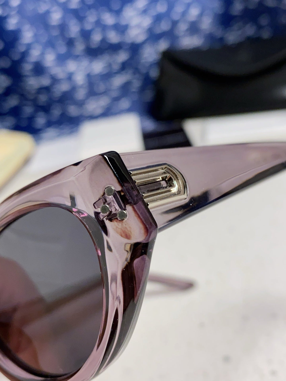 Gentle Monster DADA Cat-Eye Black Lens Sunglasses for Men & Women - 488035 - detail image 7