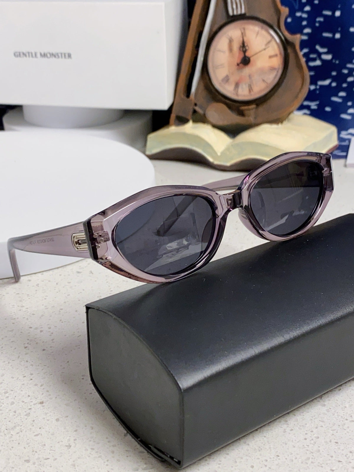 Gentle Monster DADA Cat-Eye Black Lens Sunglasses for Men & Women - 488035 - detail image 10