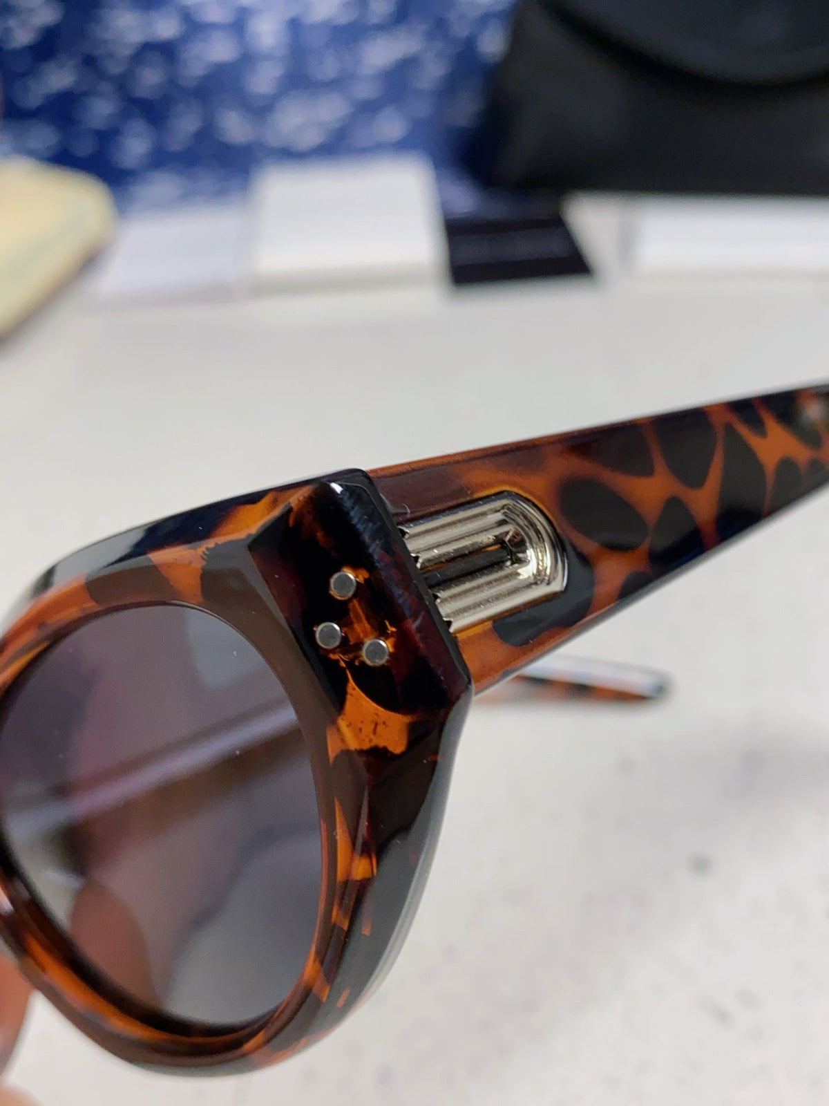 Gentle Monster DADA Cat-Eye Black Lens Sunglasses for Men & Women - 998478 - detail image 7