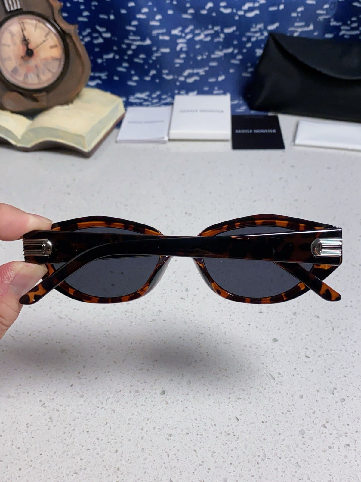 Gentle Monster DADA Cat-Eye Black Lens Sunglasses for Men & Women - 432954 - detail image 5