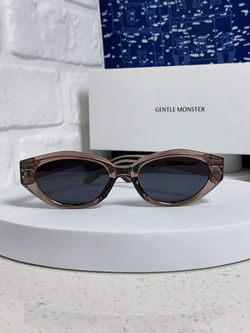 Gentle Monster DADA Cat-Eye Silver Lens Sunglasses for Men & Women - 432952 - detail image 2
