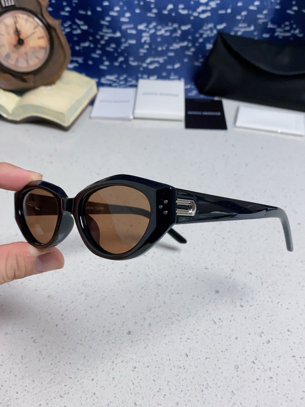 Gentle Monster DADA Cat-Eye Brown Lens Sunglasses for Men & Women - 432955 - detail image 6