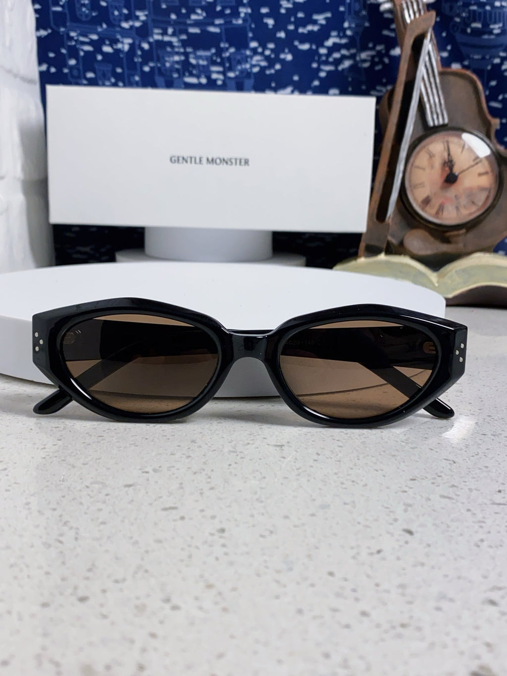 Gentle Monster DADA Cat-Eye Brown Lens Sunglasses for Men & Women - detail image 9