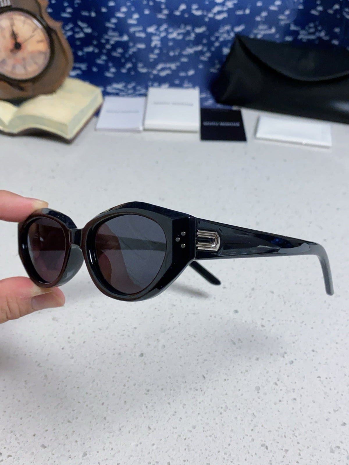 Gentle Monster DADA Cat-Eye Black Lens Sunglasses for Men & Women - 998480 - detail image 6
