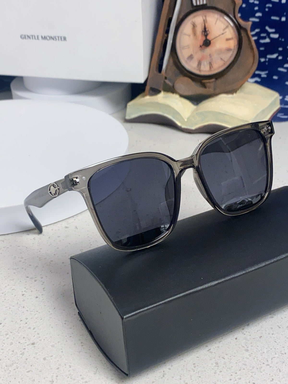 Gentle Monster Polarized Fashion Black Lens Sunglasses for Men & Wome - 358869 - detail image 10