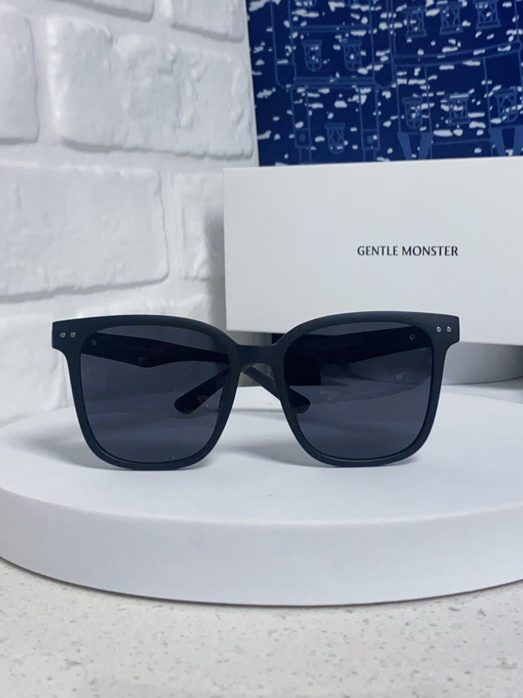 Gentle Monster Polarized Fashion Black Lens Sunglasses for Men & Women - detail image 2