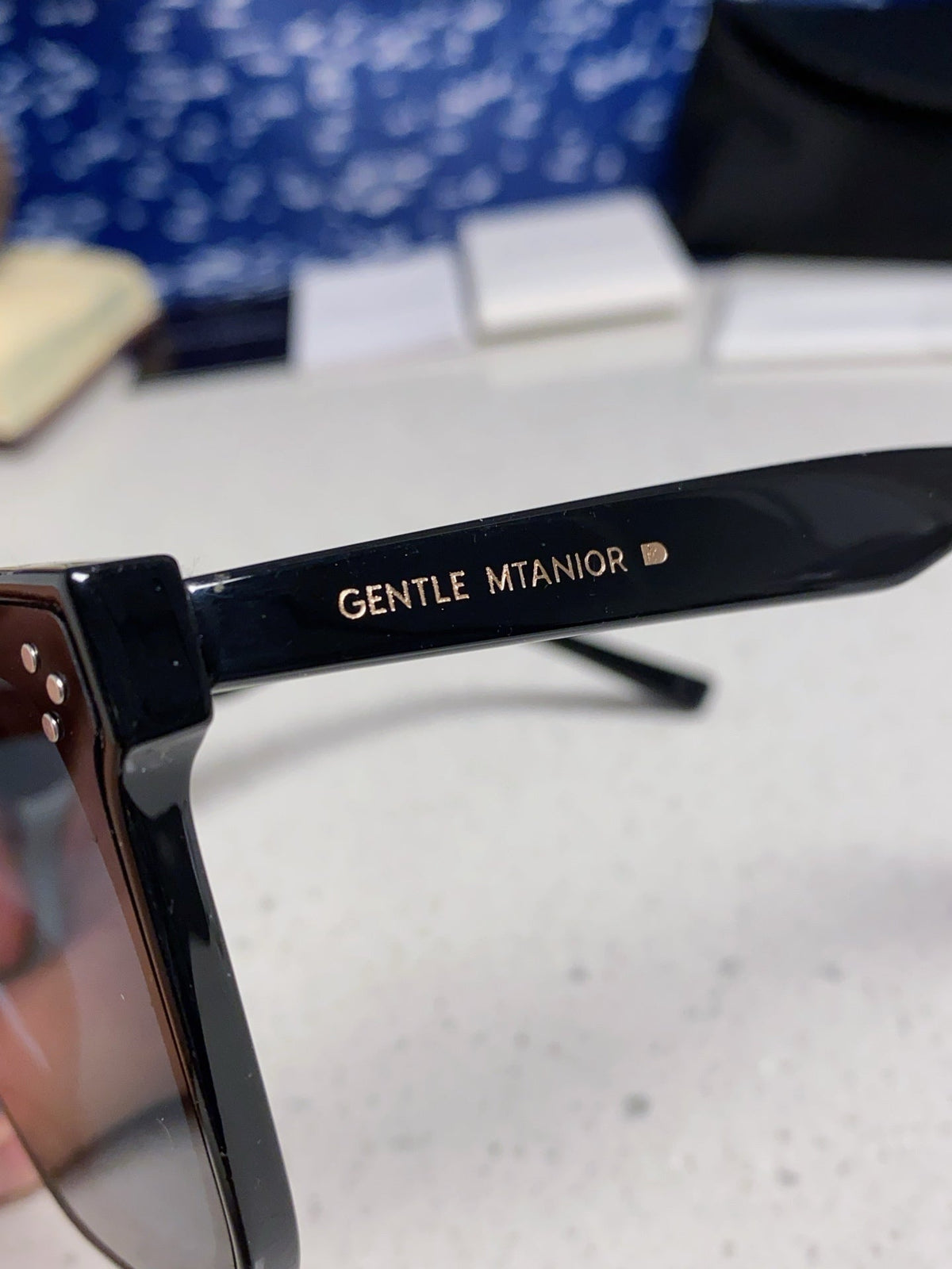 Gentle Monster HER Polarized Fashion Black Lens Sunglasses for Men & Women - detail image 7