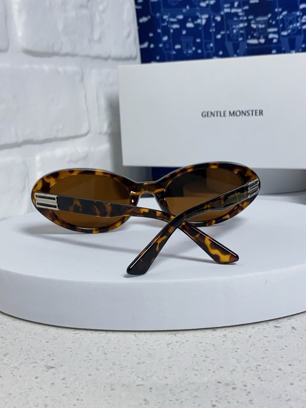 Gentle Monster JEANS Cat-Eye Brown Lens Sunglasses for Men & Women - detail image 3