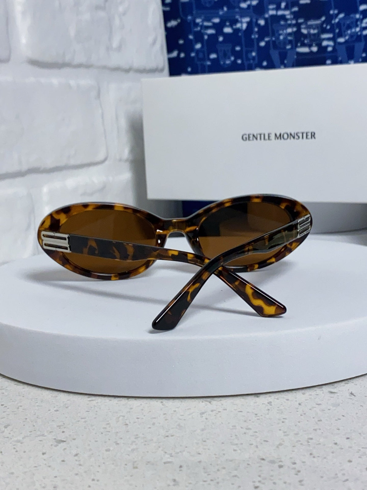 Gentle Monster JEANS Cat-Eye Brown Lens Sunglasses for Men & Women - detail image 3