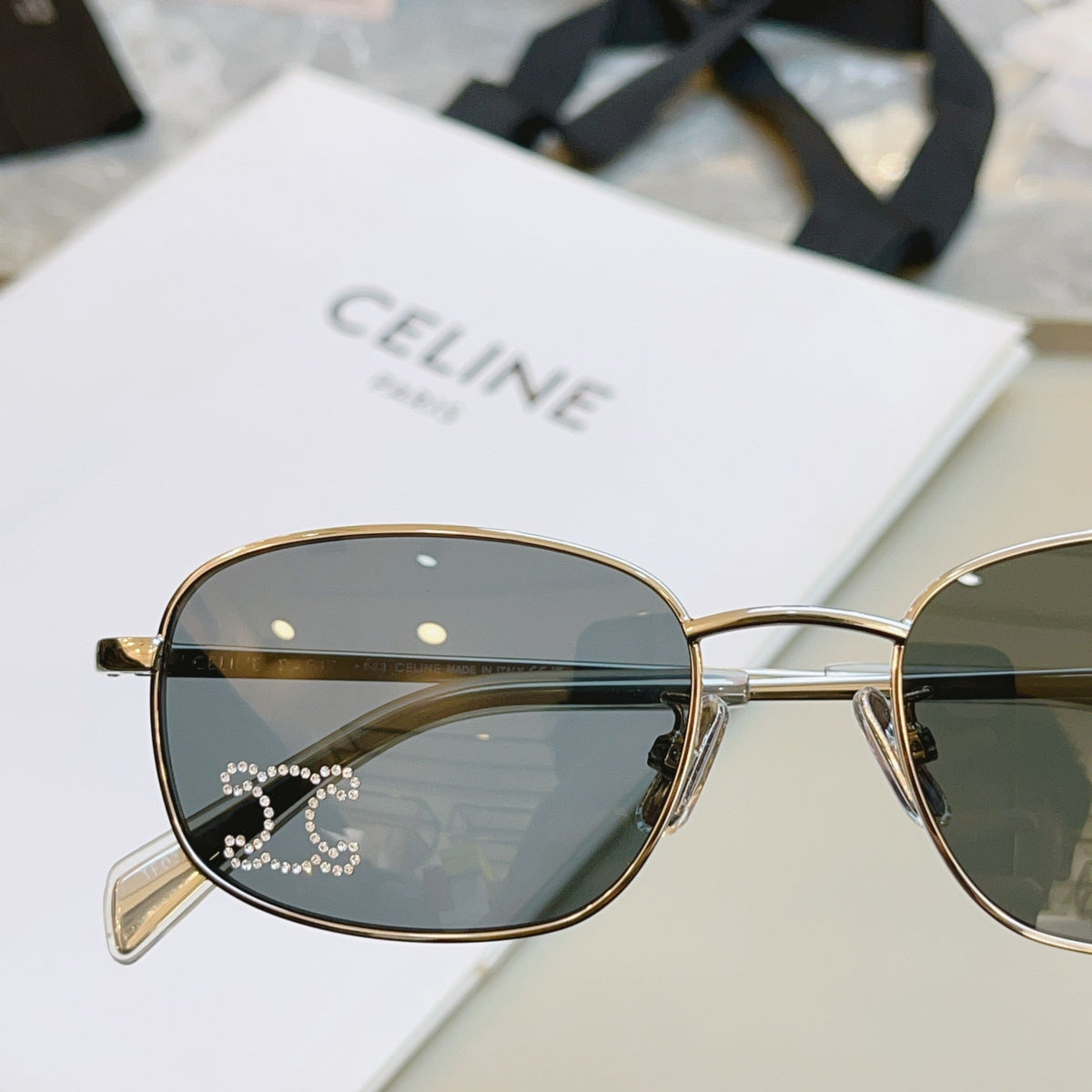 Celine CL40285U Fashion Brown Lens Sunglasses for Men & Women - 415638 - detail image 3