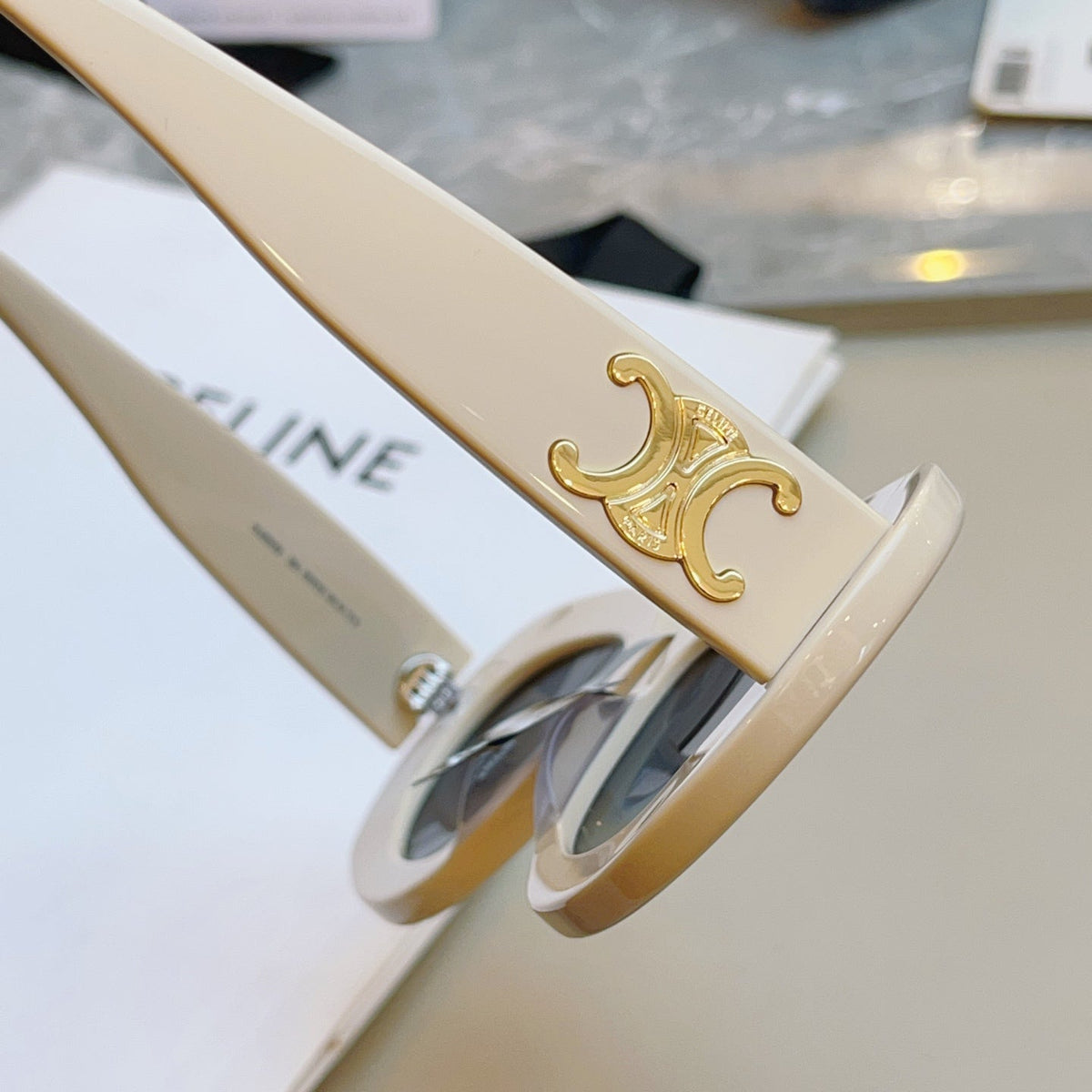 Celine CL40312U Fashion Brown Lens Sunglasses for Men & Women - detail image 8